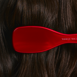 The Devil Wears Prada and Tangle Teezer The Ultimate Detangler™